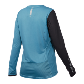 Das O'NEAL ELEMENT FR Damen-MTB-Trikot HYBRID von O'NEAL hat einen blauen Körper, schwarze lange Ärmel, ein weißes Logo und Streifen auf dem oberen Rücken und atmungsaktive Mesh-Einsätze im unteren Rückenbereich.