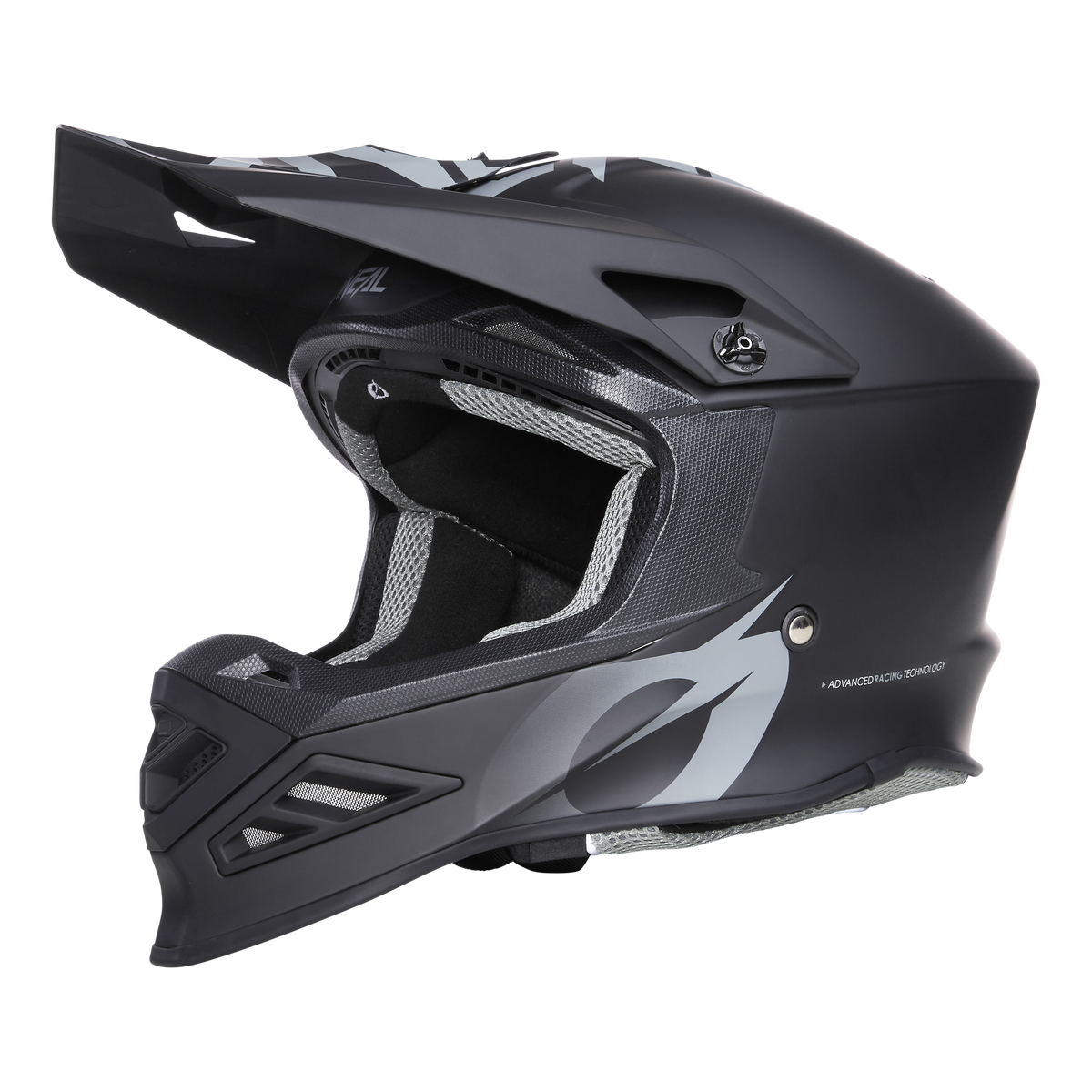 Il casco O'NEAL F-SRS Solid, un casco integrale da motocross nero opaco con visiera e grafica bianca, presenta caratteristiche di sicurezza come il paradenti ventilato, il design squadrato e la mentoniera per una protezione ottimale della testa.