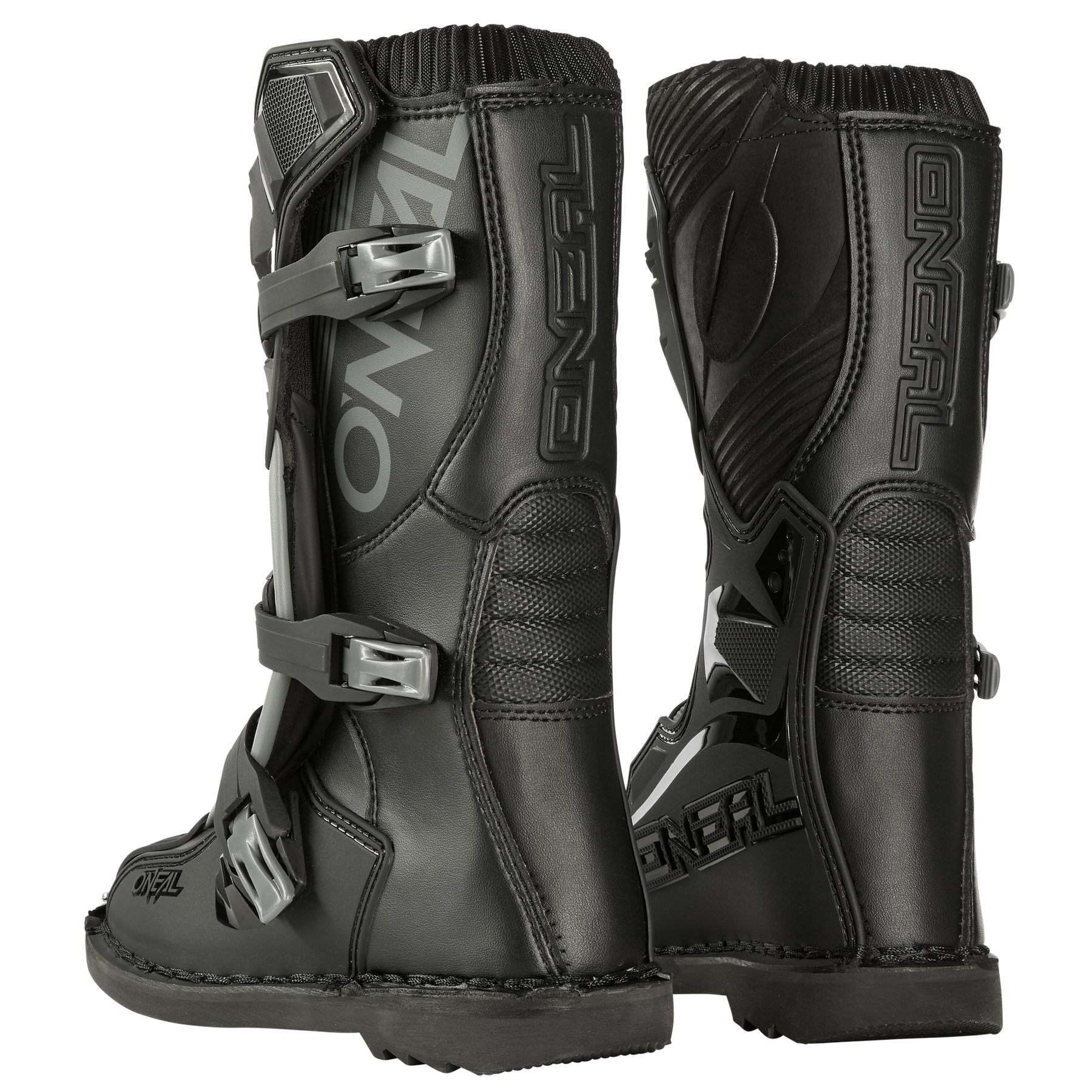 Ein Paar schwarze O'NEAL TRIBUTE Stiefel Kinder-Motocross-Stiefel mit silbernen Schnallen, verstärkten Nähten und auffälligem O'NEAL-Branding an den Seiten und am Schienbein, die aufrecht gezeigt werden, um sowohl Seiten- als auch Rückansichten zu zeigen.