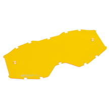 Lente de recambio para Gafas O'NEAL B-10, plana, de forma irregular y de color amarillo, con dos pequeñas clavijas y varias muescas en los bordes, sobre fondo negro.