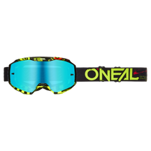 Die O'NEAL B-10 Brille ATTACK ist eine Motocross-Brille mit leuchtend blau getönten Gläsern, einem schwarzen Band mit auffälligem gelben O'NEAL-Branding und neongelben, schwarzen und roten Rahmenakzenten.