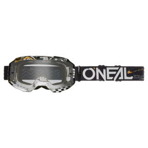 Die O'NEAL B-10 Brille ATTACK hat einen schwarzen und klaren Rahmen, transparente Gläser und ein schwarzes Band mit weißem O'NEAL-Logo und karierten Details.