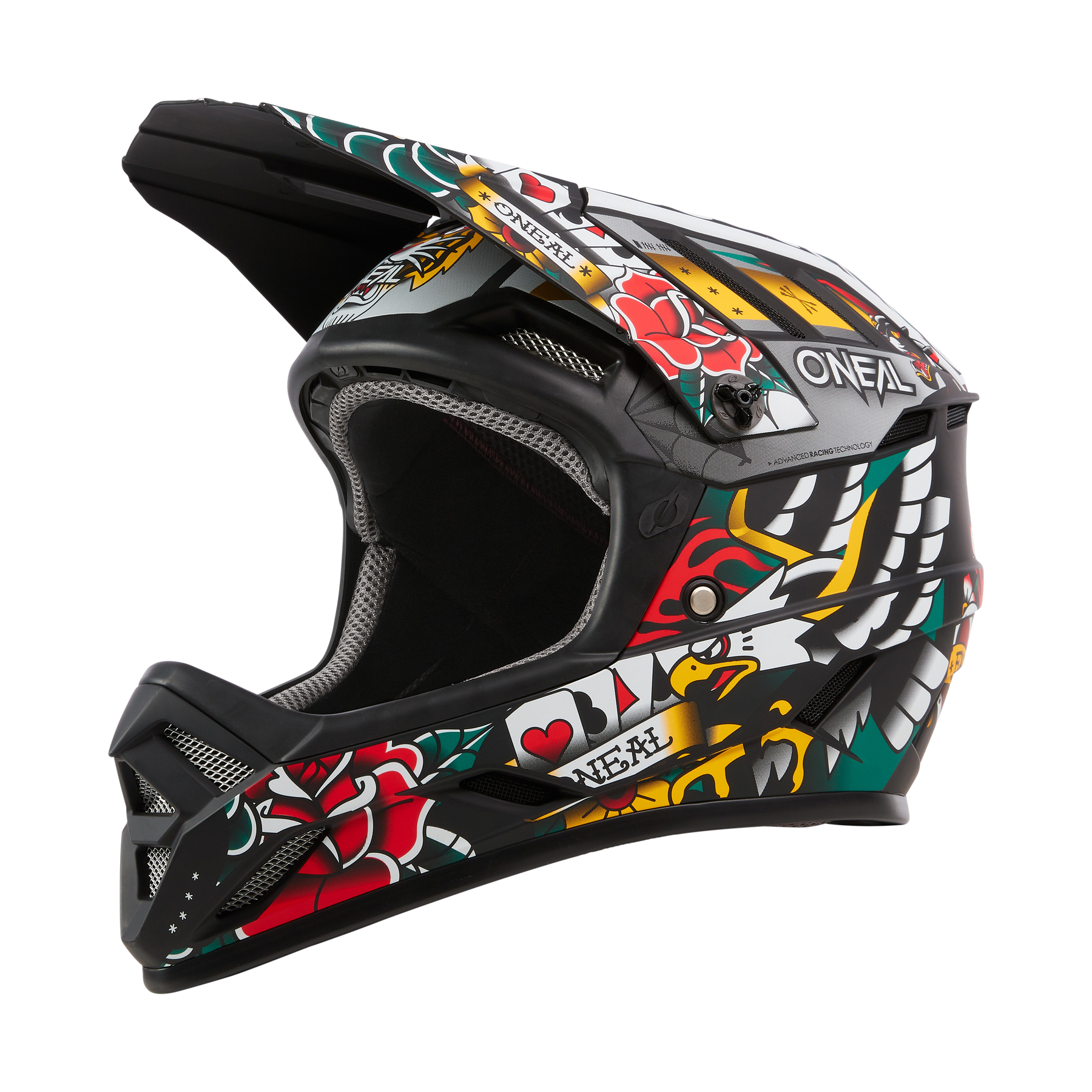 Der O'NEAL BACKFLIP Helm INKED ist ein farbenfroher MTB-Helm mit Rosen-, Adler- und Spielkartengrafik sowie "ONEAL" an der Seite. Er verfügt über ein Visier und Vollgesichtsschutz - ideal für Mountainbike-Abenteuer.