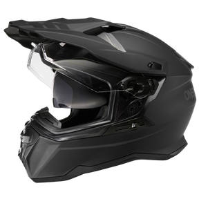 Il casco O'NEAL D-SRS Solid, un casco integrale nero opaco con visiera e linee angolari, è mostrato di lato su uno sfondo a tinta unita.