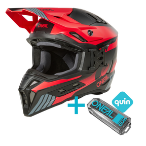 L'O'NEAL EX-SRS Hitch Quin Bundle, composto da un casco O'NEAL rosso e nero con paraschizzi integrati e da un sensore compatto Quin Pro Smart Sensor, sarà esposto insieme per mostrare i vantaggi di questa combinazione.