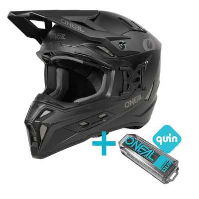 Der Vollvisierhelm O'NEAL EX-SRS Solid Quin Bundle ist neben einem blau-schwarzen Gerät von Quin abgebildet, das seine Kompatibilität mit der Sicherheitstechnologie Quin Pro Smart Sensor unterstreicht.