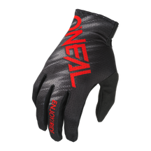 Der O'NEAL MATRIX Handschuh VOLTAGE ist ein schwarzer Fahrradhandschuh mit dezenten grauen Mustern, einem auffälligen roten "O'NEAL"-Schriftzug auf dem Handrücken und einem roten "ENJOY RIDE"-Schriftzug auf dem Zeigefinger - ideal für Motocross oder Mountainbiking.