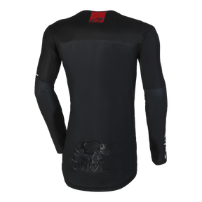 Das O'NEAL MAYHEM Jersey HEXX ist ein schwarzes Langarmtrikot mit rotem Nackenaufnäher und dezenter Grafik, darunter das O'NEAL-Logo und ein Nashorn auf dem unteren Rücken, das Hochleistungsqualität mit stilvoller Funktionalität verbindet.