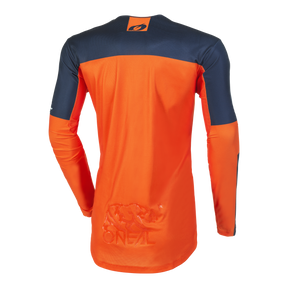 Das von hinten gezeigte O'NEAL MAYHEM Jersey HEXX ist in leuchtendem Orange gehalten und an den Schultern und oberen Ärmeln in dunklem Marineblau gehalten. Es unterstreicht Hochleistungsqualität und Funktionalität sowie das O'NEAL-Logo und den Schriftzug "O'NEAL" im unteren Rückenbereich.