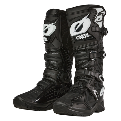 Due stivali O'NEAL RMX PRO neri con marchio bianco, parastinchi rinforzati, inserti strutturati e fibbie multi-regolabili sono affiancati su uno sfondo bianco: l'ideale per le avventure off-road.