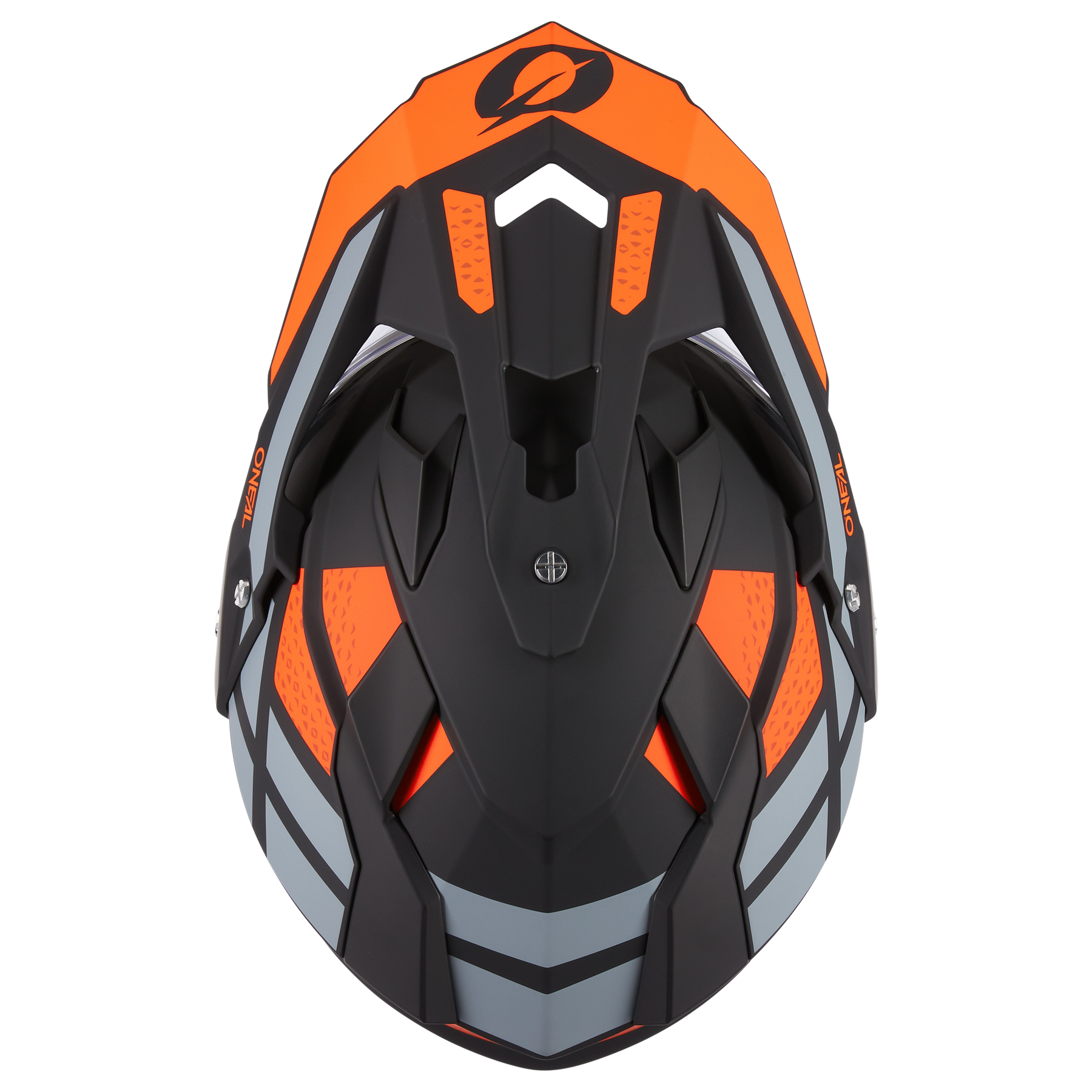 Draufsicht auf den O'NEAL SIERRA Helm R von O'NEAL, einen schwarz-orangefarbenen Helm mit geometrischen Mustern, Belüftungsdetails, einem markanten Visier und kontrastierenden matten und glänzenden Oberflächen.