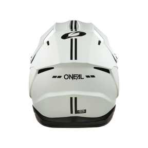 Il casco O'NEAL 1SRS Solid in bianco presenta strisce nere sul retro e un logo O'NEAL centrale. È caratterizzato da aperture di ventilazione angolari, da una forma aerodinamica e dalla tecnologia O'NEAL di alta qualità.