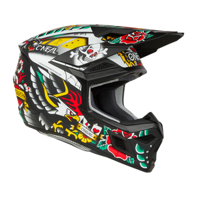 Le casque O'NEAL 3SRS INKED possède des graphiques accrocheurs - aigle blanc, flammes rouges, roses, tête de mort et accents jaunes - ainsi qu'une visière et de grandes ouvertures d'aération, ce qui en fait le casque O'NEAL idéal pour ta prochaine sortie.