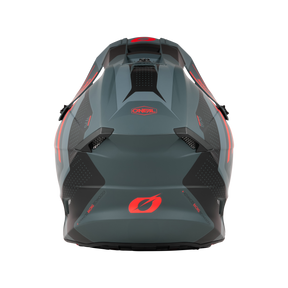 Une vue arrière du casque O'NEAL 5SRS Polyacrylite SPIKE en gris mat et noir avec des accents rouges qui montrent le logo O'NEAL sur la coque.