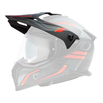 El Casco O'NEAL Visor A-SRS SPIKE es un casco de moto negro y gris con detalles en rojo y naranja, una visera transparente y un diseño aerodinámico anguloso.