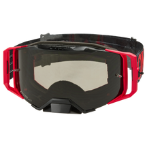 Las Gafas O'NEAL B-33 ICTUS tienen una amplia lente tintada, una almohadilla facial acolchada y una correa negra ajustable con detalles rojos para motocross.