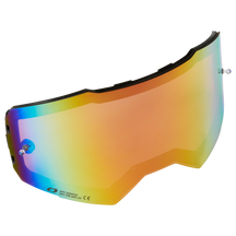 Las lentes de repuesto para Gafas O'NEAL B-55 con patillas Tear Off tienen un deslumbrante degradado de colores en amarillo, naranja, azul y verde, un revestimiento antiarañazos y antivaho y elementos de sujeción en ambos lados.