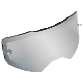 La Lente de Gafas de Recambio O'NEAL B-55 con Pasadores Rasgables es una lente curva transparente con pasadores de montaje a cada lado y un borde superior negro sobre fondo blanco.