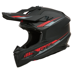 Il casco O'NEAL C-SRS Solid è un casco aperto di colore nero opaco con grafica rossa e grigia, una visiera di grande effetto e il marchio "O'NEAL" sul lato. Offre la massima sicurezza e un look elegante per il ciclismo fuoristrada.