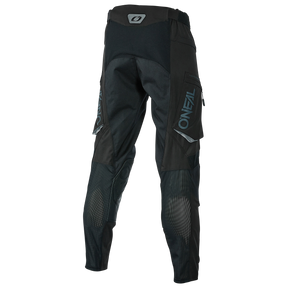 Le pantalon O'NEAL EXT Enduro en noir et gris dispose d'une marque O'NEAL sur le côté, de renforts aux genoux, de poches zippées et d'une taille cintrée. Représenté à partir d'une vue arrière oblique - idéal pour les passionnés de tout-terrain.