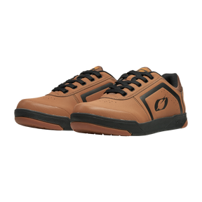 The O'NEAL PINNED FLAT pedal shoe by O'NEAL in brown and black with side logo is a lace-up cycling shoe designed for optimal grip when riding with flat pedals and features a plain black background.