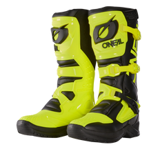 Un par de botas O'NEAL RSX en negro y amarillo neón con placas protectoras, hebillas de seguridad y la llamativa marca O'NEAL en la parte delantera y lateral.