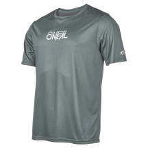 El maillot O'NEAL Slickrock STATIC es un maillot gris de manga corta para bicicleta de montaña, con escote redondo, logotipo O'NEAL blanco en el pecho y logotipo pequeño en las mangas. Experimenta la calidad y la comodidad, mostradas sobre un fondo blanco liso.