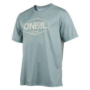 Das O'NEAL VAULT Jersey ist ein hellblaues, kurzärmeliges Mountainbike-Top mit weißem "O'NEAL ENJOY RIDE"-Logo, das aus atmungsaktivem, antibakteriellem Material gefertigt ist und auf einem unifarbenen Hintergrund gezeigt wird.