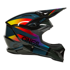 Le casque O'NEAL 1SRS Youth Helmet RC est un casque de motocross fullface avec une base noire, des motifs géométriques voyants en jaune, rouge, violet et bleu et le nom de la marque "O'NEAL" sur le côté.