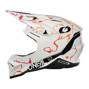 L'O'NEAL 1SRS Helmet SPLASH è un casco da motocross bianco con un'accattivante grafica a fiamma nera, rossa e arancione, una visiera e il marchio O'NEAL a grandi lettere sul lato.