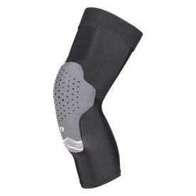 La protezione per ginocchia O'NEAL DIRT FLX 1.0 in nero presenta un guscio protettivo flessibile e perforato con tecnologia avanzata Crash Cells e un cuscinetto IPX per il supporto sportivo o medico - su sfondo bianco.