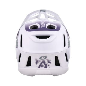 Il casco O'NEAL SL1 TERRA è un casco da bici bianco, visto da dietro, con fori di ventilazione, accenti viola, il logo O'NEAL e una grafica stilizzata: un equipaggiamento perfetto per una protezione ottimale.