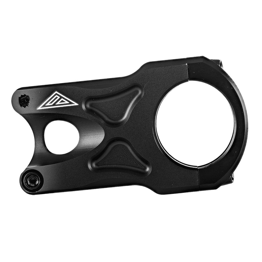 Der AZONIC THE ROCK FAT35 Vorbau von AZONIC ist ein schwarzer Fahrradvorbau aus Metall mit runder Klemmung, geometrischem weißem Seitenlogo, glatten Konturen und mattem Finish.
