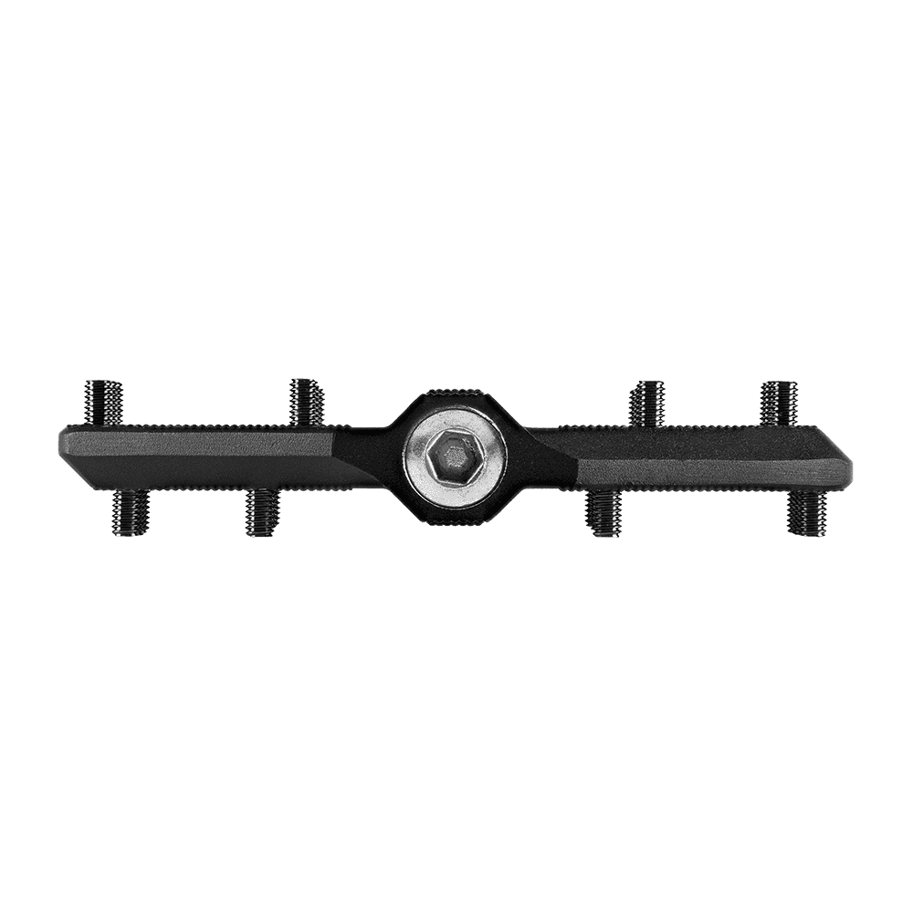 Das AZONIC KAMIKAZE Pedal von AZONIC ist ein schwarzes Fahrradpedal aus Metall mit sechs Gewindebolzen und einer zentralen Sechskantmutter, das von vorne vor einem transparenten Hintergrund abgebildet ist.