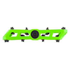 El pedal AZONIC BLAZE de AZONIC es un pedal rectangular, plano, de color verde brillante, con recortes, un eje central negro y varios pasadores de agarre metálicos, visto de lado.