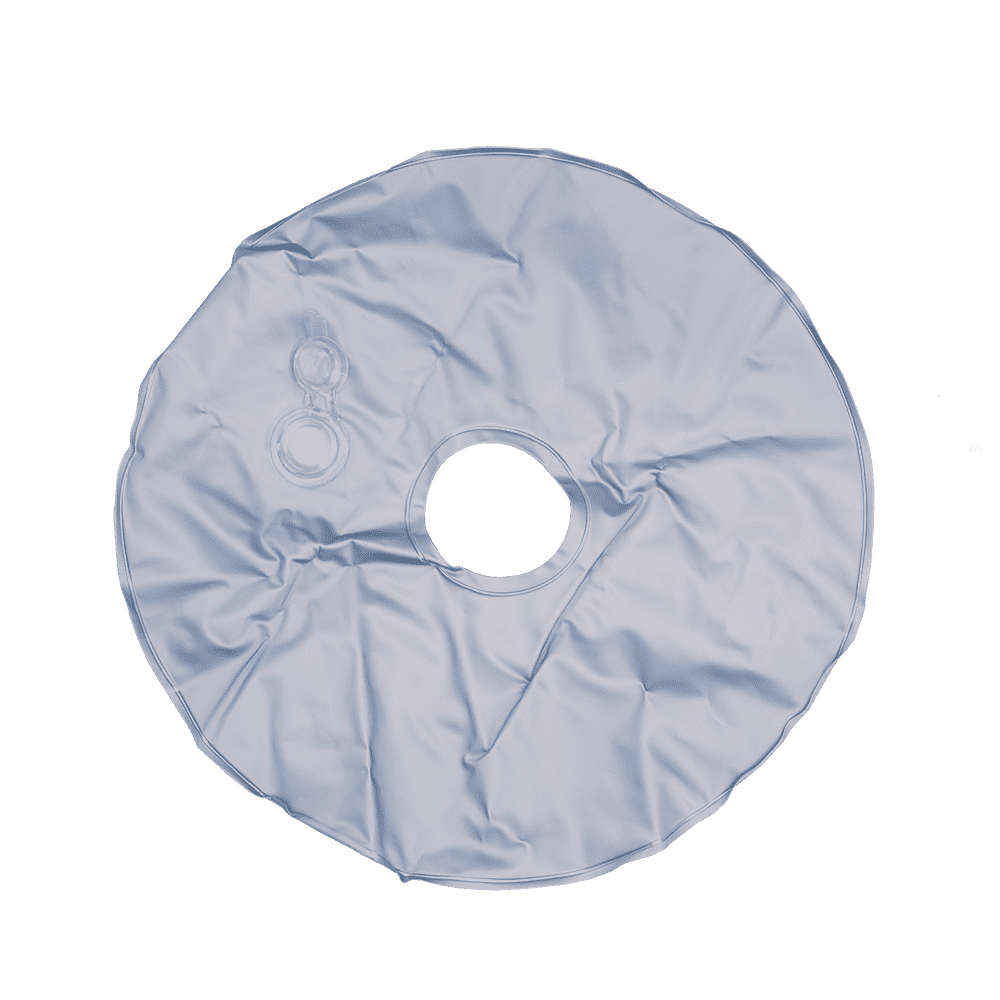 Le sac à eau O'NEAL pour Flag est une poche de glace médicale blanche et ronde, spécialement conçue pour soulager les douleurs thoraciques. Il dispose d'une ouverture centrale et de deux ouvertures de valve pour insérer facilement la glace et évacuer l'air. La surface du tissu semble lisse avec de légers plis.
