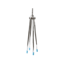 Der O'NEAL Deco Flag Stable Foot von O'NEAL besteht aus fünf langen Metallbeinen mit blauen Kappen und einem zentralen Befestigungspunkt, der vor einem transparenten Hintergrund dargestellt ist.