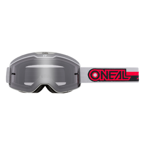 La O'NEAL B-20 Goggle PROXY è una maschera da motocross grigia con una lente ampia e trasparente per un campo visivo ottimale e un cinturino elastico grigio con il logo O'NEAL in grassetto rosso e nero sul lato.