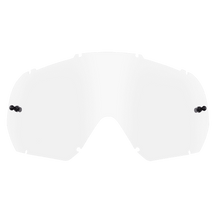 Die O'NEAL B-10 Goggle - Spare Lens ist eine transparente, gebogene Kunststoffscheibe mit sechs schwarzen Befestigungspunkten, die von O'NEAL für Motocross- oder Schutzbrillen entwickelt wurde. Sie erscheint vor einem schlichten weißen Hintergrund.
