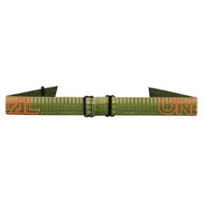Die O'NEAL B-10 Goggle STRIPED hat ein grünes, verstellbares Band mit orange-weißem ADVANCED RACING TECHNOLOGY"-Schriftzug und fetten orangefarbenen Buchstaben, die ihr sportliches Design unterstreichen.