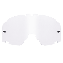 Die O'NEAL B-30 Goggle - Ersatzscheibe von O'NEAL ist eine klare Ersatzscheibe mit Randausschnitten, Einkerbungen und zwei Befestigungspunkten pro Seite, die auf Sport- oder Schutzbrillenrahmen passt.