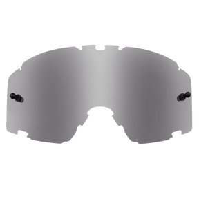 Die O'NEAL B-30 Goggle Ersatzscheibe verfügt über ein einzelnes gebogenes, reflektierendes silbernes Design mit seitlichen und oberen Aussparungen und Befestigungspunkten für eine einfache Rahmenanpassung, perfekt für den Sport- oder Radsportgebrauch.