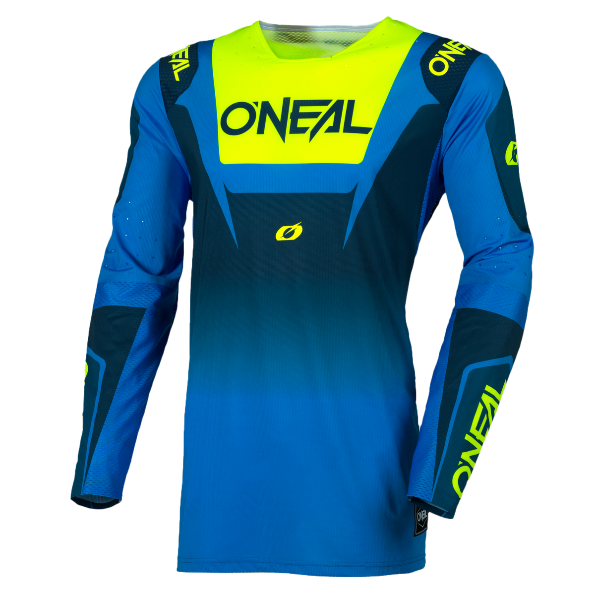 El maillot O'NEAL Prodigy FIVE FIVE RACE es un maillot de motocross de manga larga en tonos azules con detalles en amarillo neón, con el nombre de la marca O'NEAL en el pecho, la muñeca izquierda y el hombro derecho.