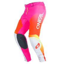 Los pantalones O'NEAL Prodigy FIVE SIX de O'NEAL Europe en blanco/neón llevan el logotipo de la marca, rodillas reforzadas y detalles llamativos, ideales para la colección de cualquier piloto de motocross.
