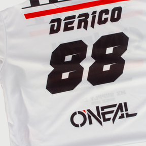 Il retro della maglia O'NEAL Custom Jersey Bambini SQUADRON presenta la scritta "DERICO" sopra il numero "88" in grassetto, con un disegno originale O'NEAL e il logo O'NEAL in basso.