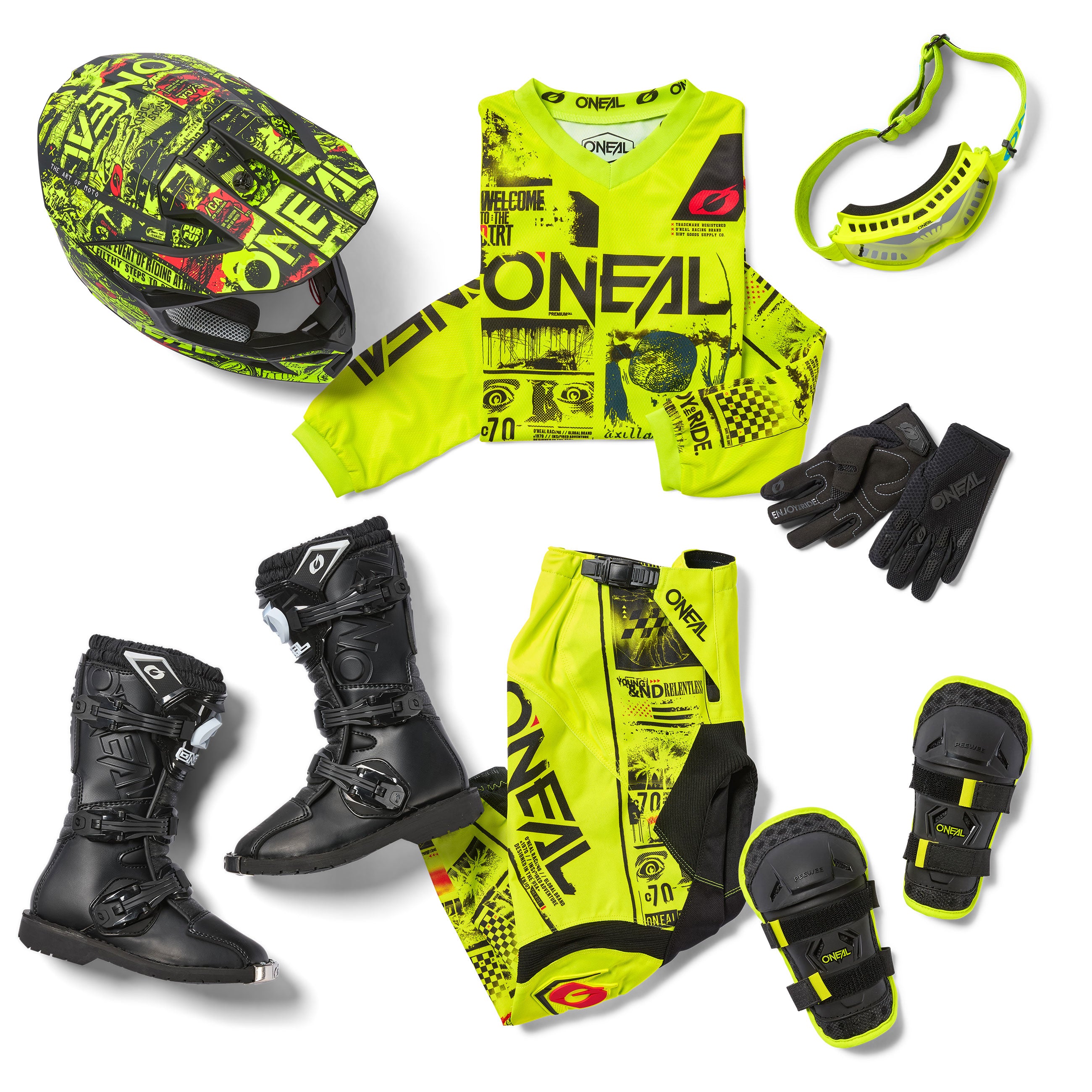 Das leuchtend gelb-schwarze Motocross-Ausrüstungsset umfasst einen Helm, eine Schutzbrille, ein Langarmtrikot, Handschuhe, Stiefel, gepolsterte Shorts und Knieschützer, alles ordentlich auf einem weißen Hintergrund angeordnet.